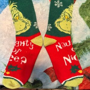 Dr. Seuss The Grinch Fuzzy Socks – “Naughty or Nice” Holiday Pair
